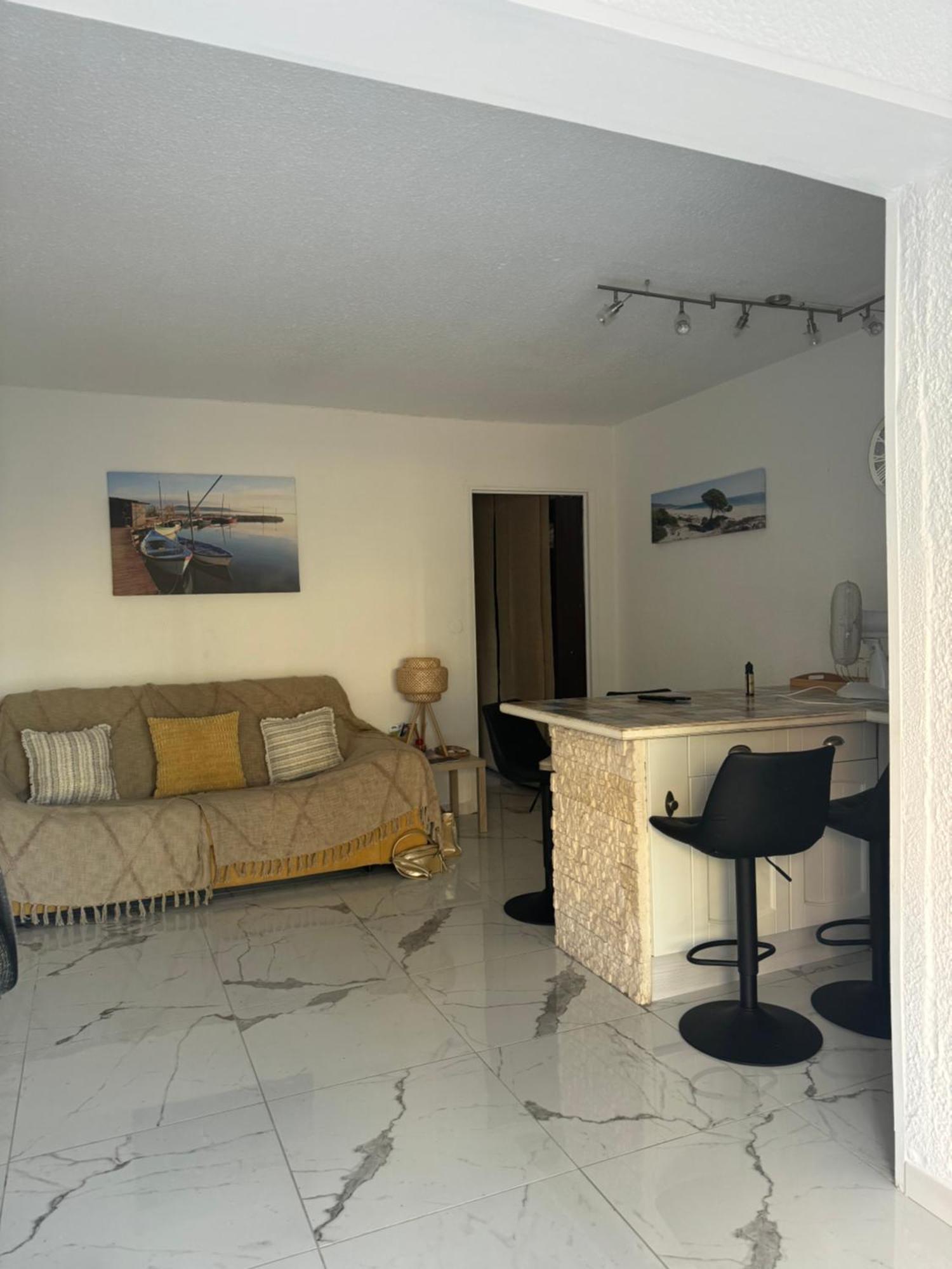 Grand Studio Cabine Proche Plage Et Port Gruissan Exteriör bild