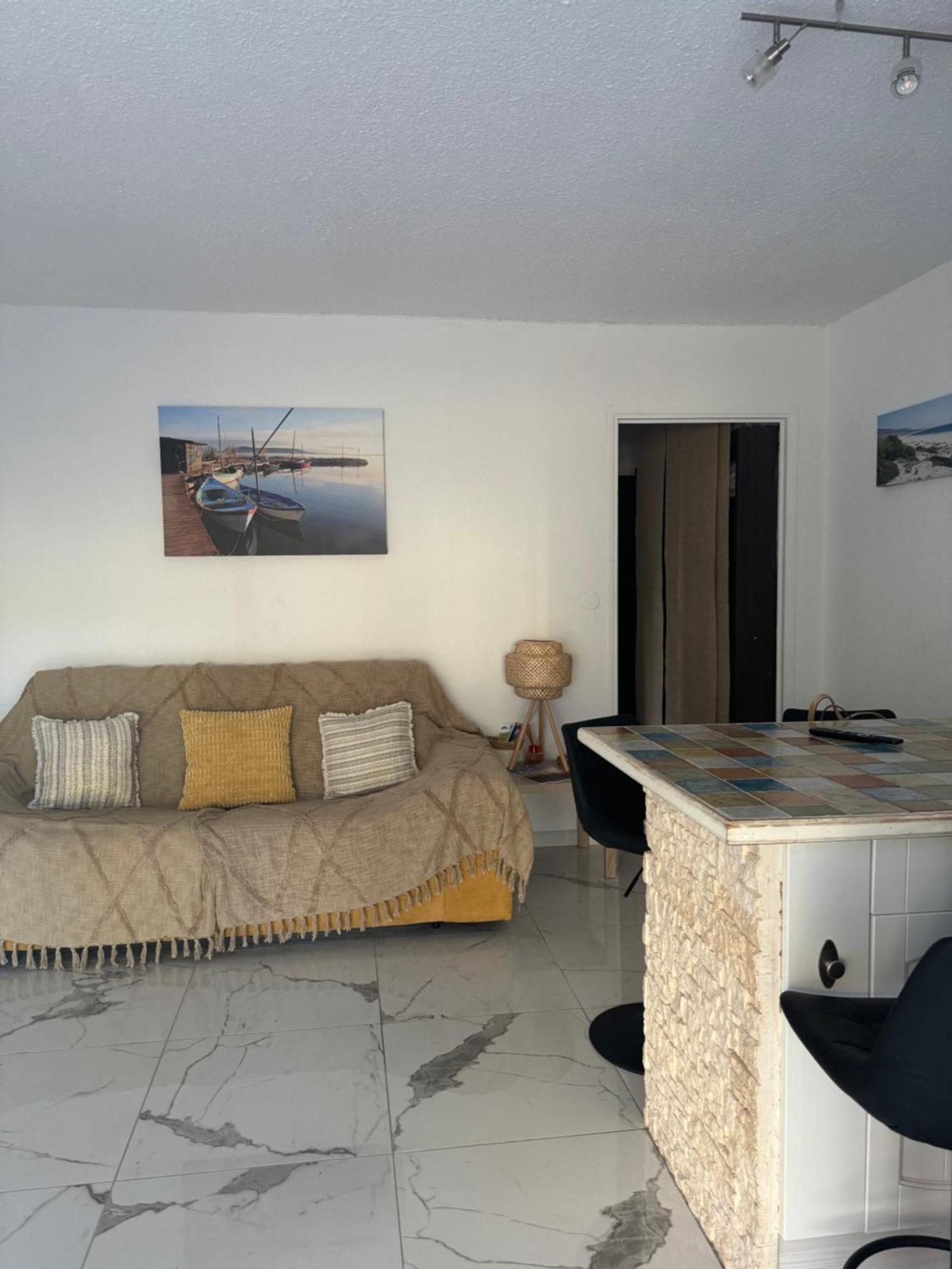 Grand Studio Cabine Proche Plage Et Port Gruissan Exteriör bild